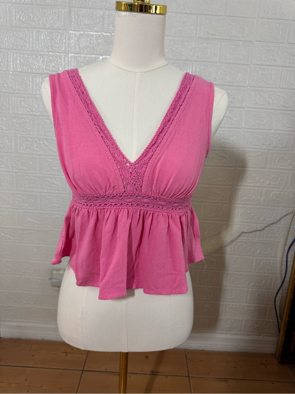 Good Luck Gem Pink Crochet-Trim Peplum Linen Blend Camisole